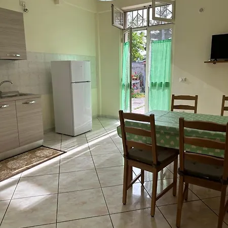 In Famiglia Apartment And Rooms For Pompei, Amalfi, Sorrento And Salerno Sant'Egidio del Monte Albino Exterior photo