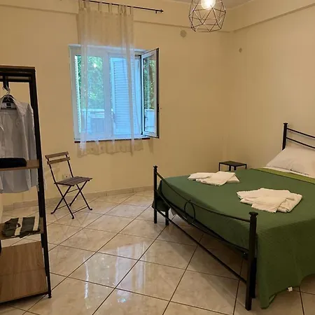 In Famiglia Apartment And Rooms For Pompei, Amalfi, Sorrento And Salerno Sant'Egidio del Monte Albino Exterior photo